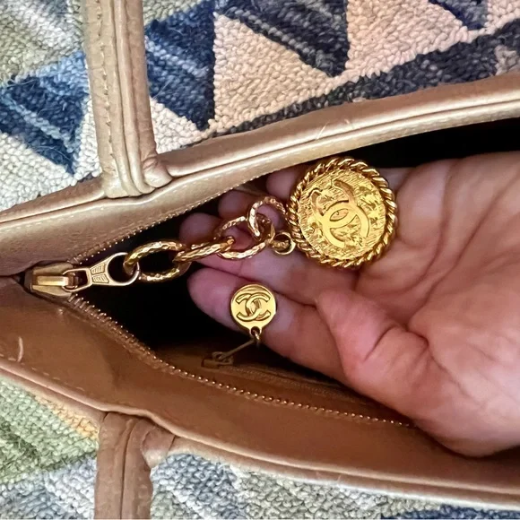 Chanel Medallion Tote 24k Gold Plated Hardware - Picture 4 of 15